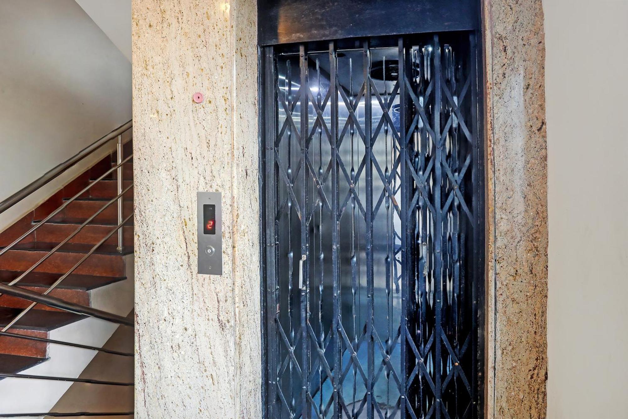Super Hotel O Vaishnavi Inn Hyderabad Eksteriør billede