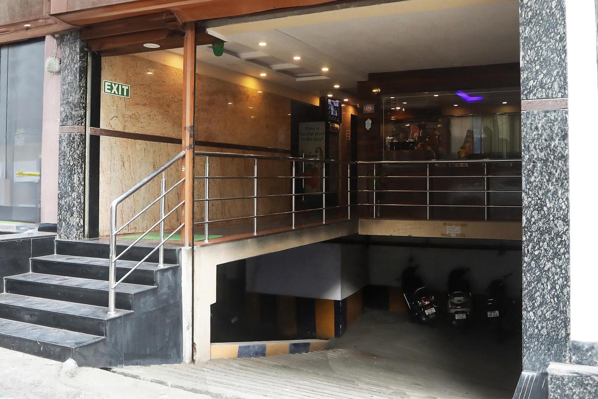 Super Hotel O Vaishnavi Inn Hyderabad Eksteriør billede